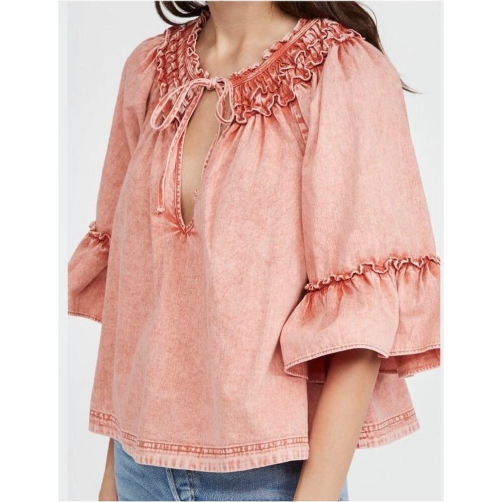Free People / NWOT /Ainsley Denim Top / Rose Wash / sz xs